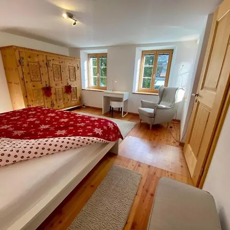 Trendig In Engadiner Haus Lägenhet