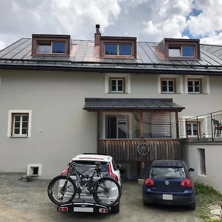 Apartment Trendig In Engadiner Haus